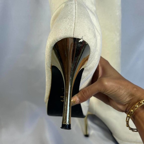 Vintage Jesus Diamante Lush White Velvet Knee High Boots with Golden Heel Sze 37 - Picture 2 of 4